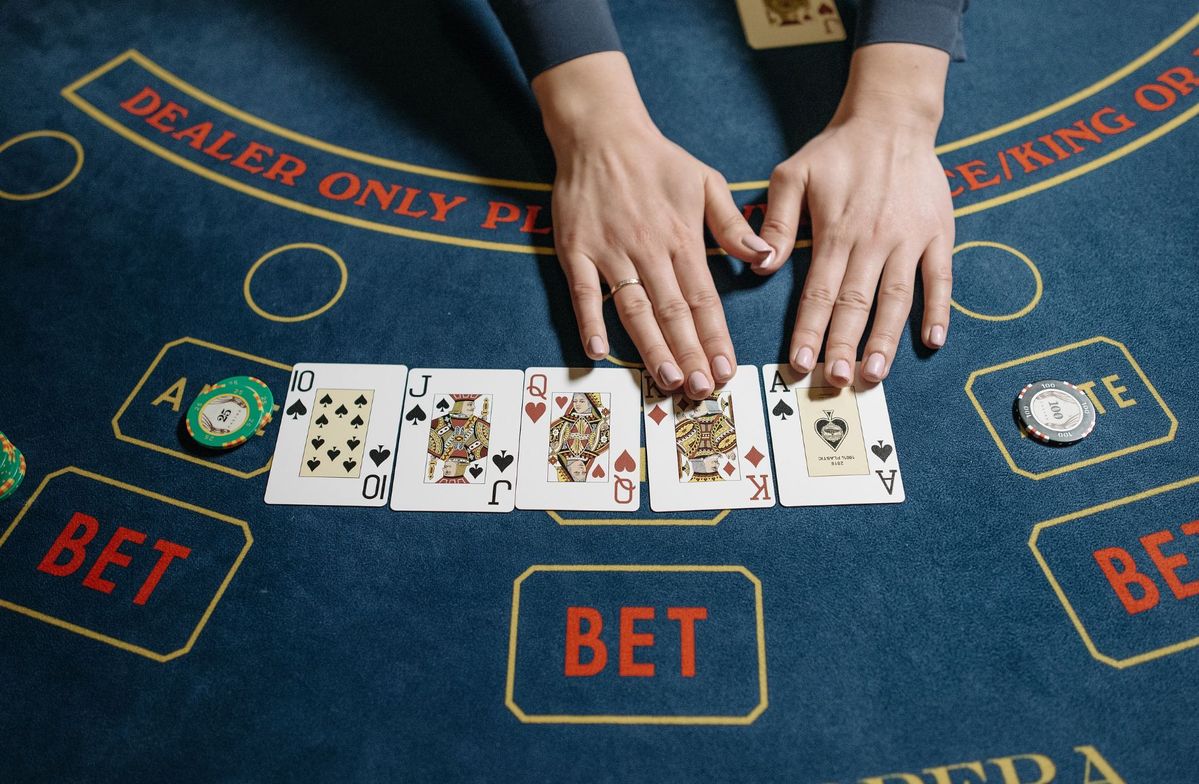 Hot Deco پاکستان ریئل منی گیمز